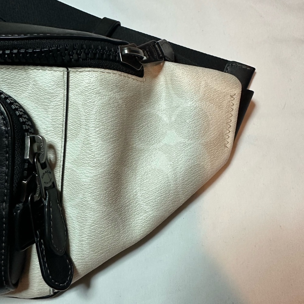 Coach Two-Tone Black and Cream Belt Bag - Picture 3 of 8
